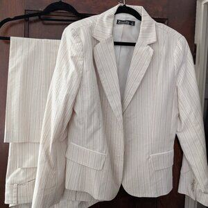 7th Avenue Design Studio NY and Company Pants Suit size 18